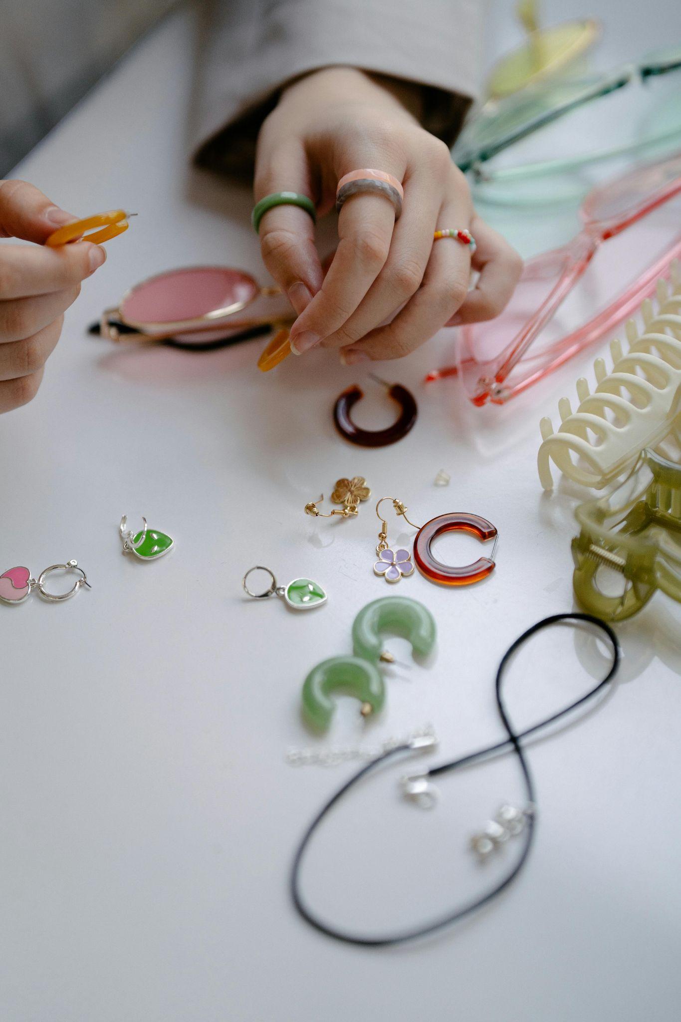 Dazzle and Shine: How to Make Gorgeous Epoxy Resin Jewelry